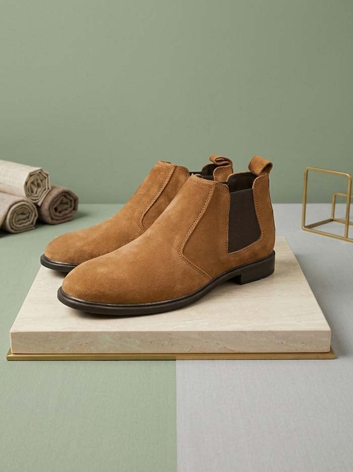 Men's suede leather Chelsea boots - front view