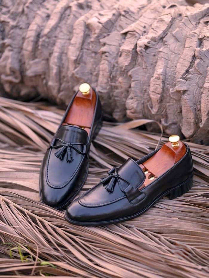 Men's Black Genuine Leather  Tussel Loafers with Rubber Sole – SP 446