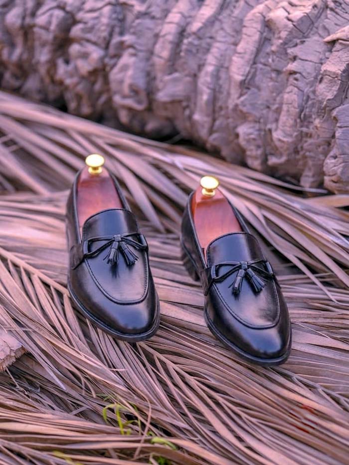 Men's Black Genuine Leather  Tussel Loafers with Rubber Sole – SP 446